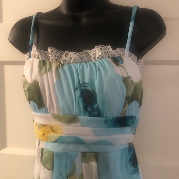 IZ Byer Floral Dress - Picture 6 of 7